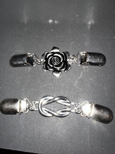 lot 189 image: NEW Sweater or jacket clips x 2