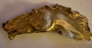 lot 252 image: Vintage gold wild horse belt buckle Hallmark  c, ross 1976 24K gold plated