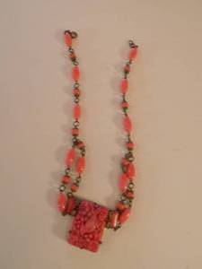 lot 141 image: Celluloid coral necklace