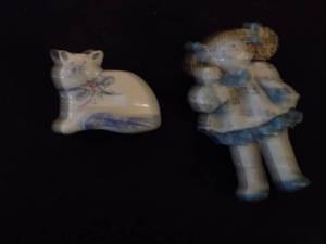 lot 154 image: Ceramic  pins