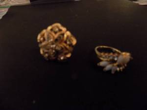 lot 197 image: 2 rings