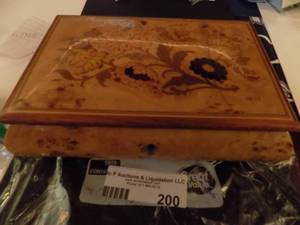lot 200 image: wood jewlery box musical and inlayed