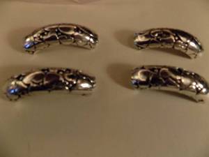 lot 202 image: Silver necklace pieces