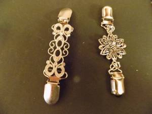 lot 176 image: NEW silver tone sweater or jacket clasps