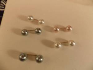 lot 170 image: NEW Ladies modesty shirt skirt pins x 5 all pearl