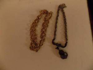 lot 234 image: Bracelets x 2