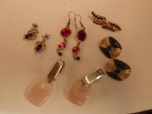 lot 229 image: Earrings x 5 pair