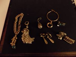 lot 244 image: CUPID BRACELET,  NECKLACE DROP,  SINGLE EARRINGS