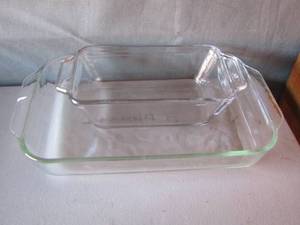lot 37 image: glass bread pan and casserole dish