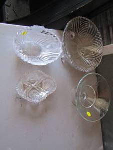 lot 58 image: qty 2 fruit bowls, and 2 small bowls