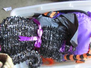 lot 136 image: Halloween dcor