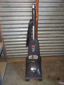 lot 140 image: Bissell power lifter carpet cleaner