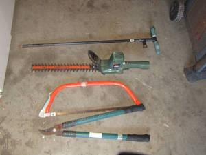 lot 141 image: tree cutters, hand saw, hedge trimmer