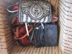 lot 183 image: small purses