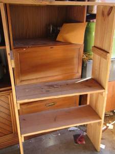lot 204 image: wooden shelf