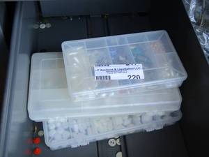lot 220 image: lot of various beads