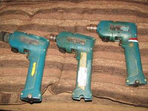 lot 260 image: qty 3 Makita hand drills no batteries