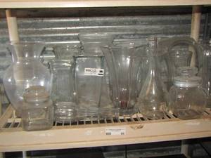 lot 272 image: large lot of vases various shapes and sizes