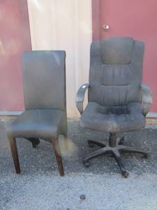 lot 285 image: black padded rolling office chair and  black padded chair