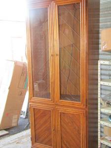 lot 298 image: double door curio cabinet has light
