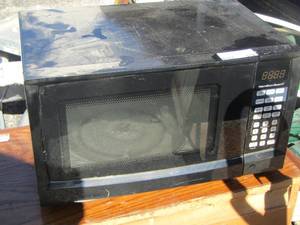 lot 318 image: Hamilton Beach Microwave