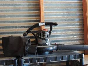 lot 114 image: black and decker blower