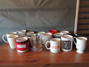 lot 125 image: large lot of coffee cups