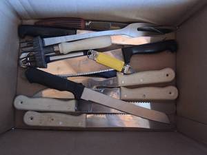 lot 131 image: kitchen utensils
