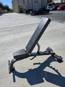 lot 11 image: Northern Lights Adjustable Bench