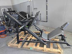 lot 32 image: Body Masters LE 408A Inverted Leg Press