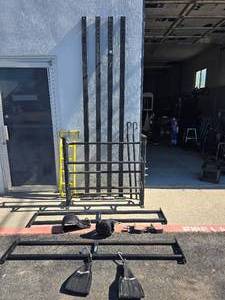 lot 41 image: Northern Lights Complete Power Rack w Squat Bars, 2 J Hooks, Ladders & 2 Extensions (Extension is used to connect multiple racks together)