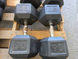 lot 59 image: Pair of 90lb Rubber Hex Dumbbells