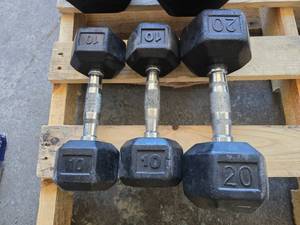 lot 66 image: Lot of 23 Misc Rubber Hex Dumbbells.  10lb (Qty 2) & 20lb (Qty 1)