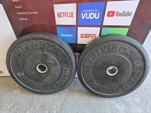 lot 87 image: Lot of 2 Luxiaojun 45lb E1 Bumper Plates