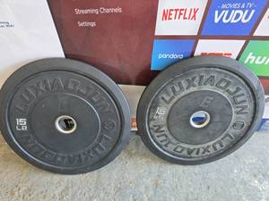 lot 91 image: Lot of 2 Luxiaojun 15lb E1 Bumper Plates