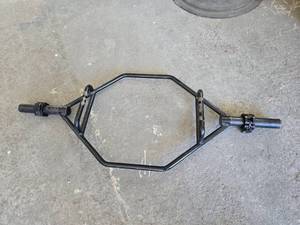 lot 110 image: Olympic Hex Shrug Deadlift Trap Bar