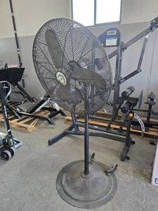lot 128 image: 30 Industrial Shop Fan