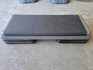 lot 25 image: The Step Health Club Size Platform w 4 Risers
