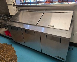 lot 8 image: True TSSU-72-30M-B-ST Mega Top SandwichSalad Prep Table w Refrigerated Base