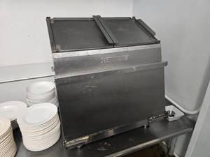 lot 14 image: Serv-It 423TCW26 Chip Warmer