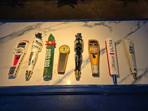lot 19 image: Lot of 8 Beer Tap Handles