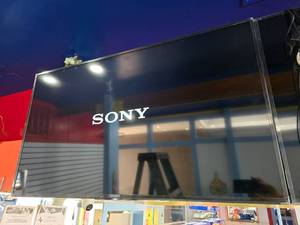 lot 35 image: Nice Sony Bravia 55 4K HDR LED Google TV, Model MD-55X77L.&nbsp ALREADY REMOVED FROM THE WALL &amp READY TO PICK UP