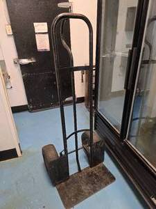 lot 82 image: Very Large 2 Wheel Hand Truck