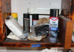 lot 188 image: Gun cleaning supplies