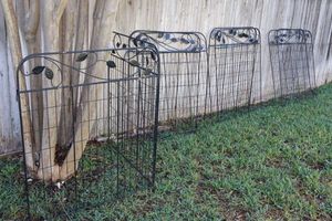 lot 170 image: Winding vines garden fence panels - 8 total