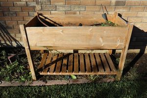 lot 168 image: Wooden raised garden box