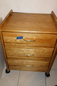 lot 134 image: 3 drawer rolling cabinet full of CDs (did not check every CD)