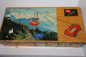 lot 114 image: Vintage Rigi electric 900 cable lift toy