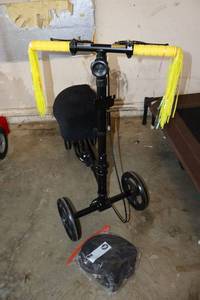 lot 210 image: Knee scooter