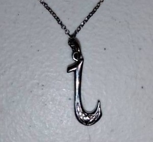 lot 226 image: Jewelry Sterling silver 925 necklace with J hook pendant